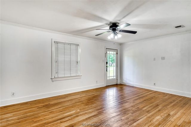 710 Inwood Drive, Bryan, TX 77802