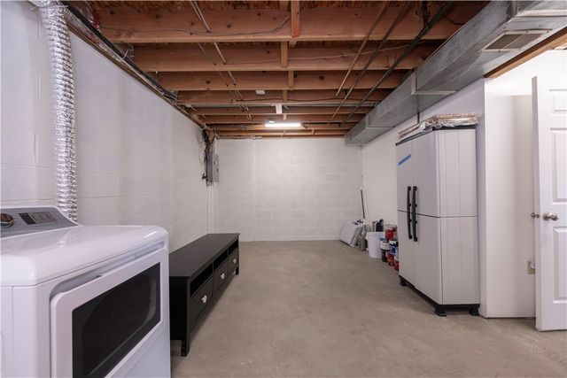 2785 Drake Ct, Hampton, PA 15044