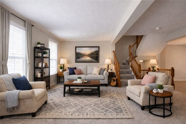 2785 Drake Ct, Hampton, PA 15044