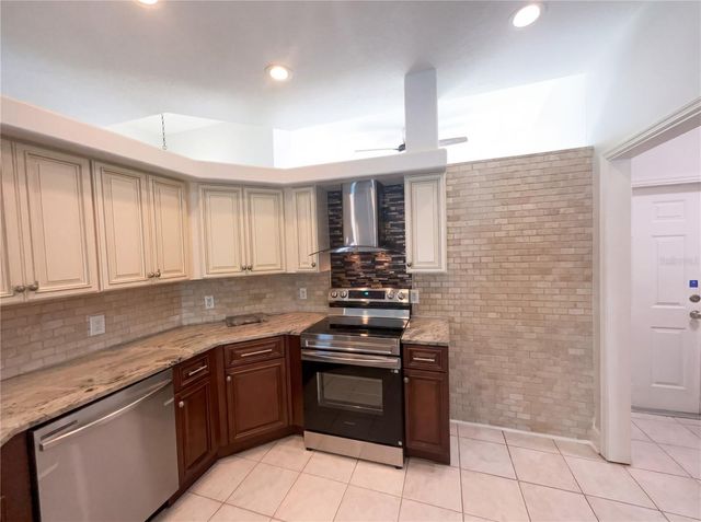 4241 SETTLERS COURT, St Cloud, FL 34772