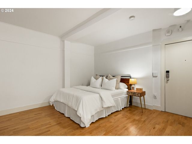 1829 Nw LOVEJOY St 108, Portland, OR 97209