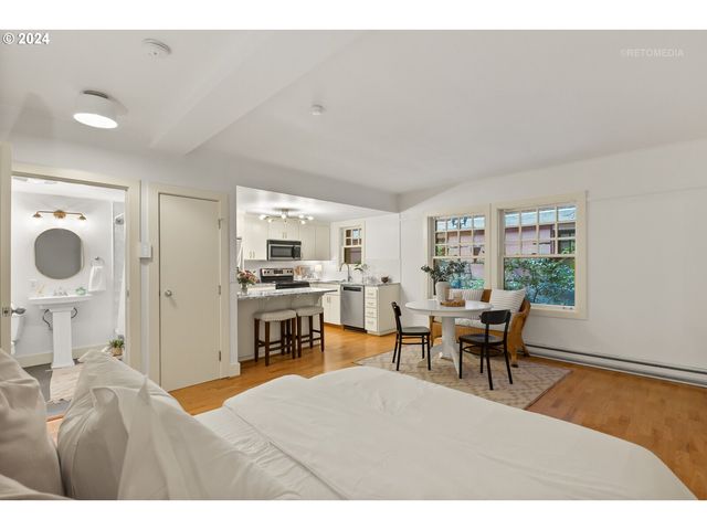 1829 Nw LOVEJOY St 108, Portland, OR 97209