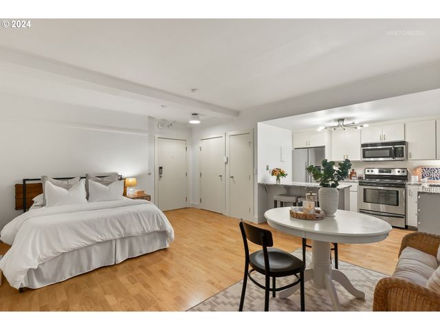 1829 Nw LOVEJOY St 108, Portland, OR 97209