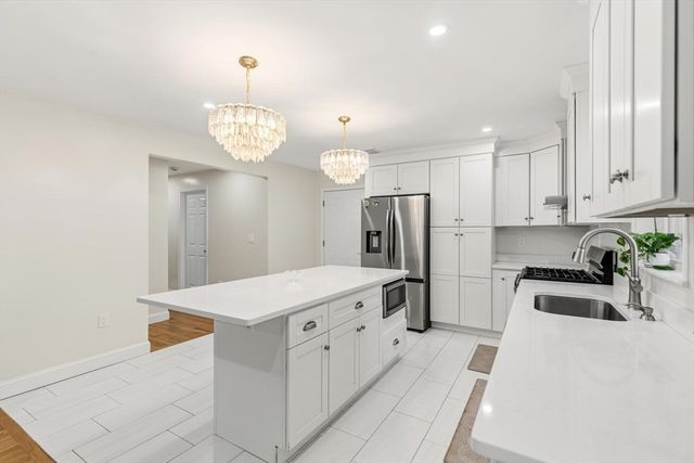 423 Bedford St, Lexington, MA 02420