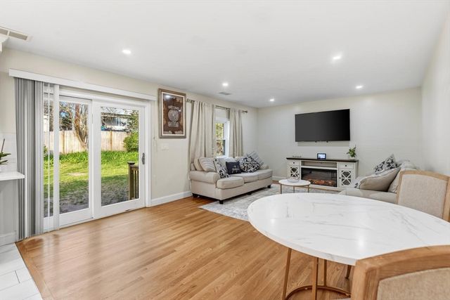 423 Bedford St, Lexington, MA 02420