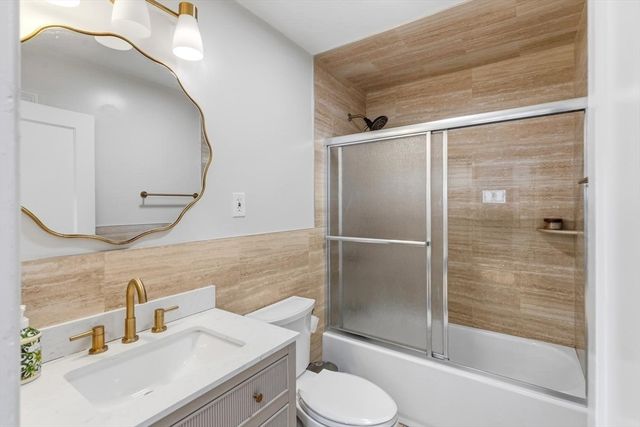 423 Bedford St, Lexington, MA 02420