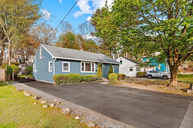 423 Bedford St, Lexington, MA 02420