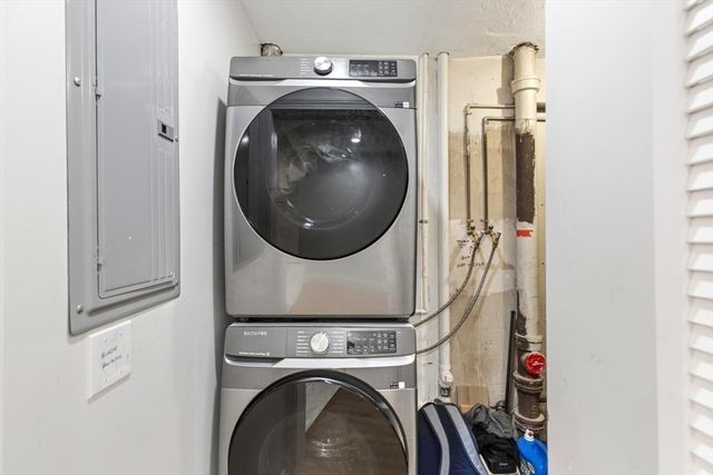 423 Bedford St, Lexington, MA 02420