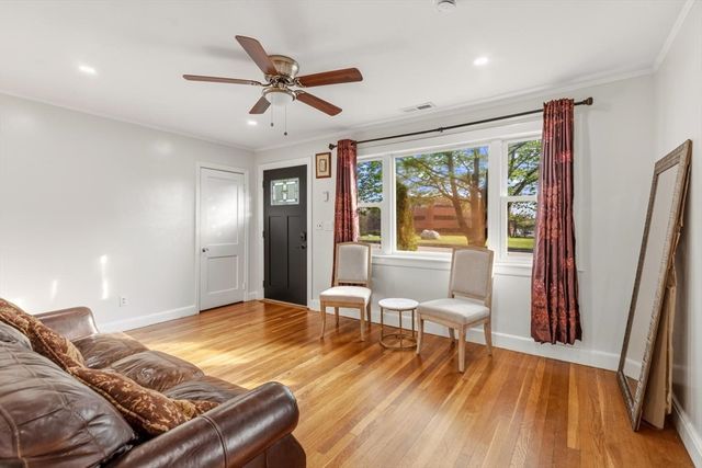 423 Bedford St, Lexington, MA 02420