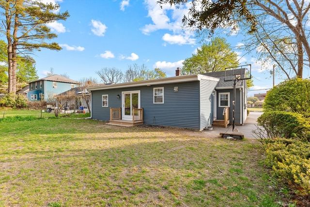 423 Bedford St, Lexington, MA 02420