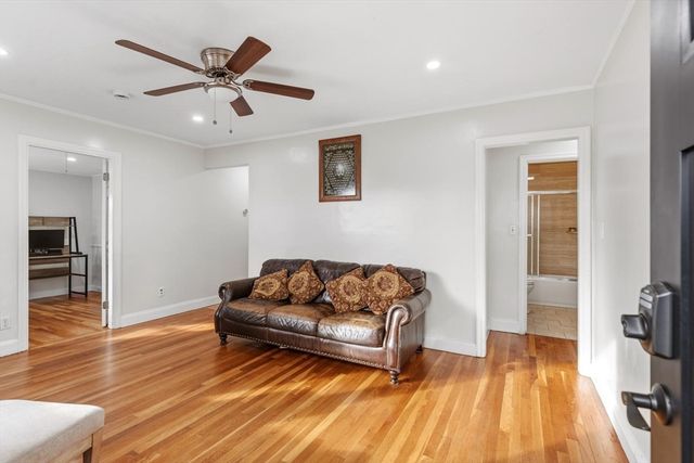 423 Bedford St, Lexington, MA 02420