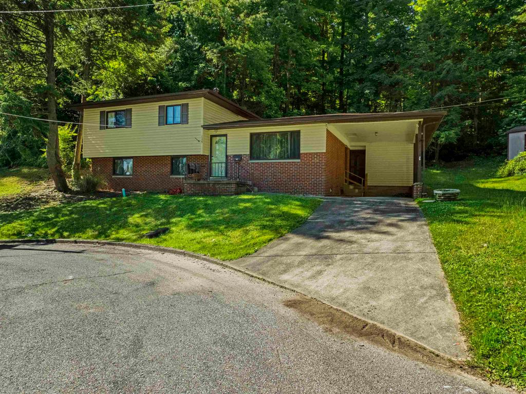 1329 Mallory Court, Huntington, WV 25701