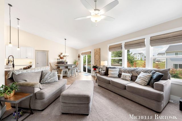 469 Seneca Ridge Drive, Middleville Vlg, MI 49333