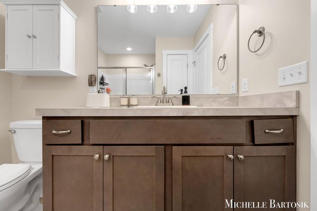 469 Seneca Ridge Drive, Middleville Vlg, MI 49333