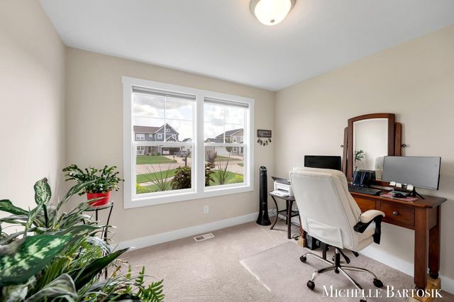 469 Seneca Ridge Drive, Middleville Vlg, MI 49333