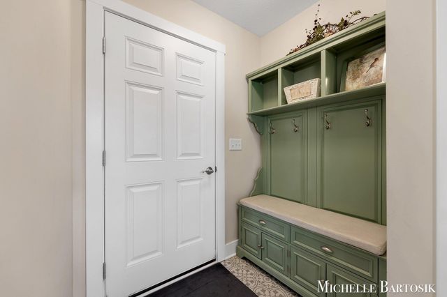 469 Seneca Ridge Drive, Middleville Vlg, MI 49333