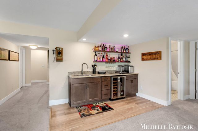 469 Seneca Ridge Drive, Middleville Vlg, MI 49333