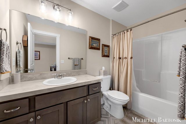 469 Seneca Ridge Drive, Middleville Vlg, MI 49333