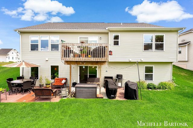 469 Seneca Ridge Drive, Middleville Vlg, MI 49333