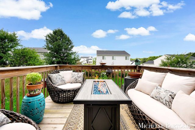 469 Seneca Ridge Drive, Middleville Vlg, MI 49333