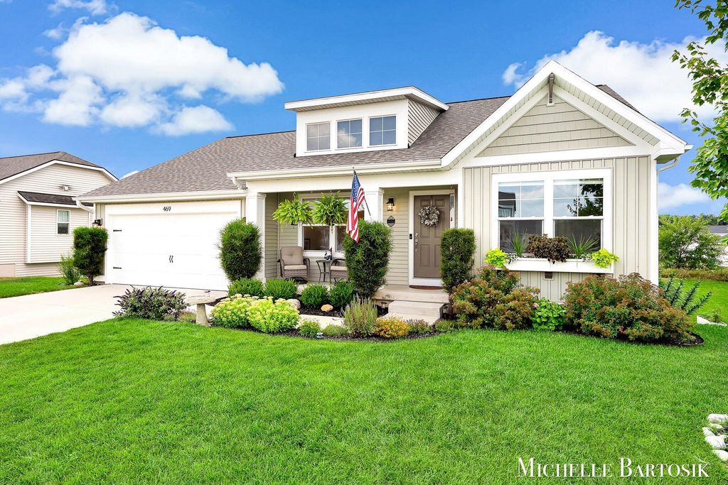 469 Seneca Ridge Drive, Middleville Vlg, MI 49333