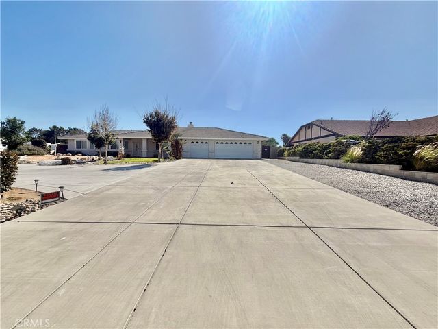7736 El Cerrito, Hesperia, CA 92345