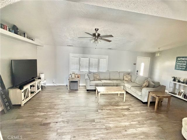 7736 El Cerrito, Hesperia, CA 92345