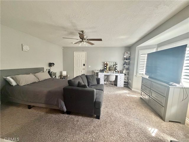 7736 El Cerrito, Hesperia, CA 92345