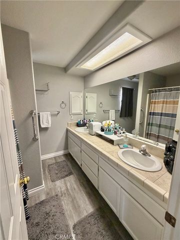 7736 El Cerrito, Hesperia, CA 92345