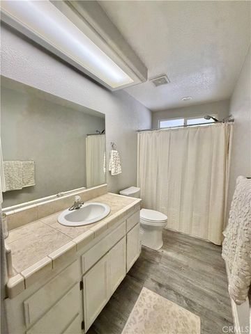 7736 El Cerrito, Hesperia, CA 92345