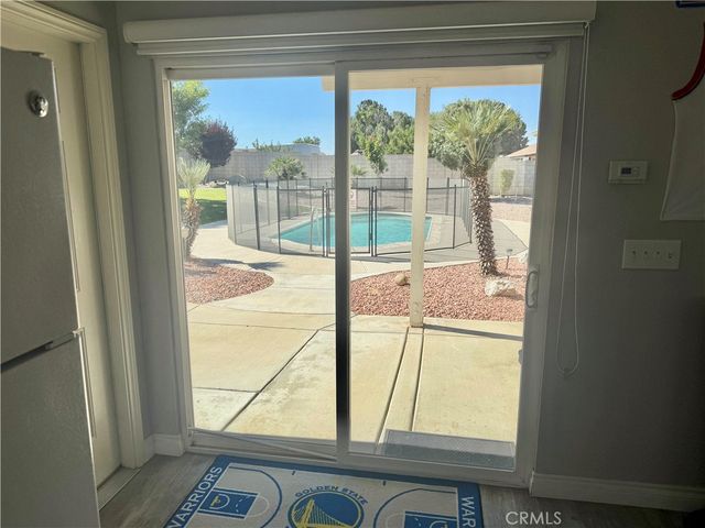 7736 El Cerrito, Hesperia, CA 92345