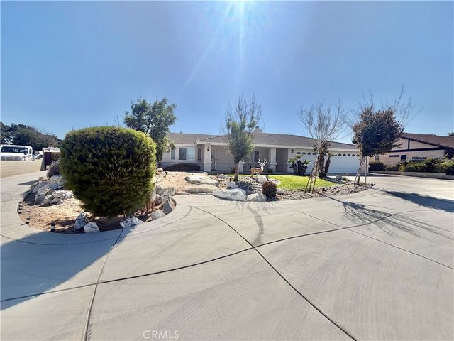 7736 El Cerrito, Hesperia, CA 92345
