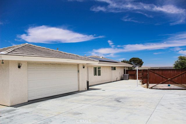 7736 El Cerrito, Hesperia, CA 92345