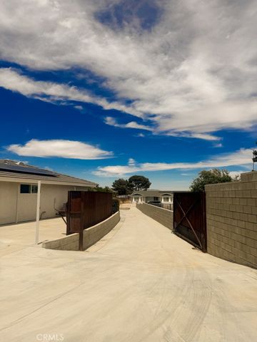 7736 El Cerrito, Hesperia, CA 92345