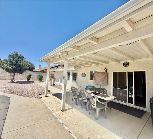 7736 El Cerrito, Hesperia, CA 92345