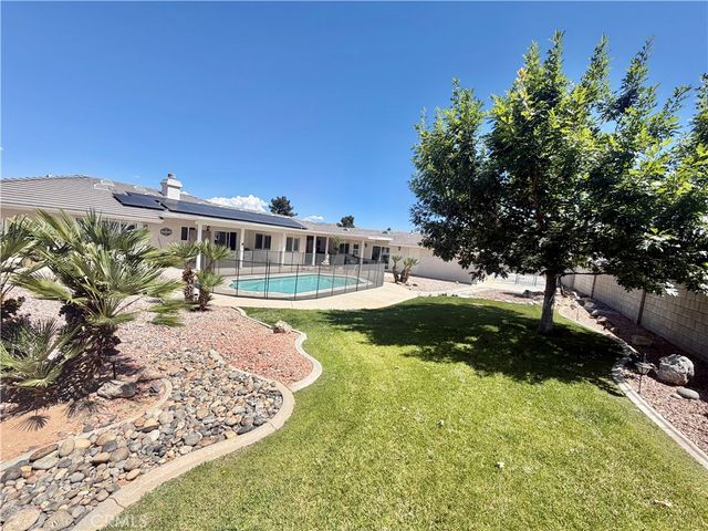 7736 El Cerrito, Hesperia, CA 92345