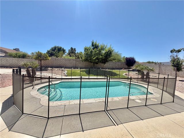 7736 El Cerrito, Hesperia, CA 92345