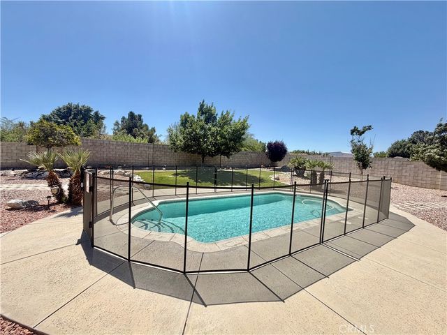 7736 El Cerrito, Hesperia, CA 92345
