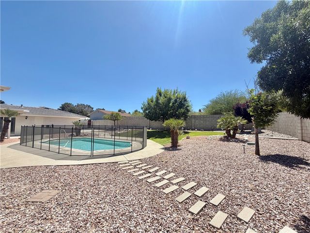 7736 El Cerrito, Hesperia, CA 92345