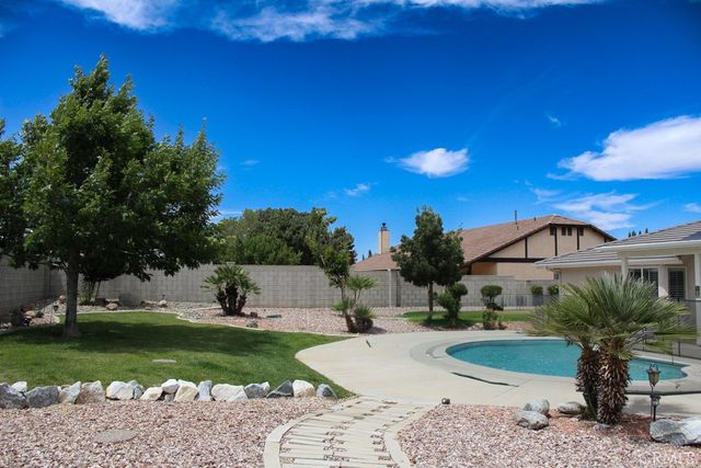 7736 El Cerrito, Hesperia, CA 92345