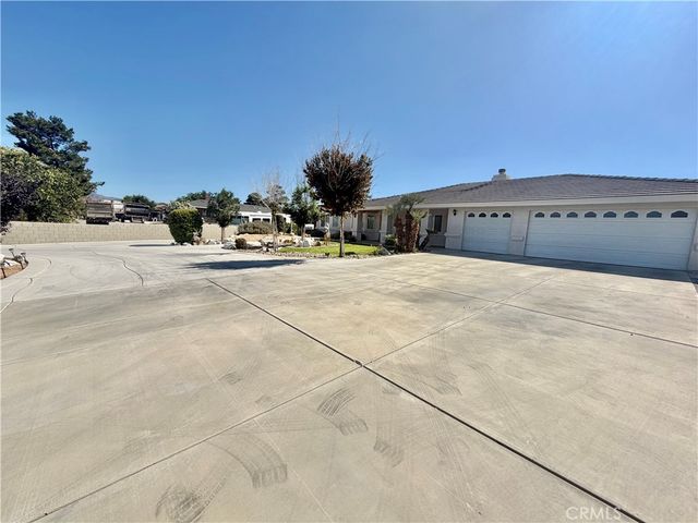 7736 El Cerrito, Hesperia, CA 92345