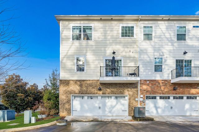 1035 Avery Park Dr, Smyrna, TN 37167