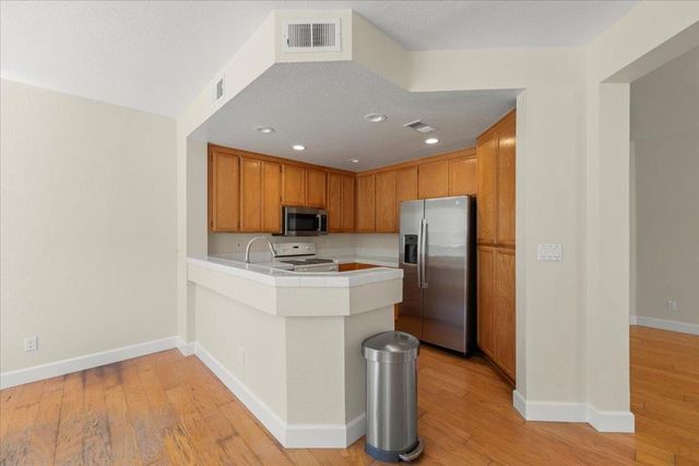 500 Birdsong Street, Gilroy, CA 95020