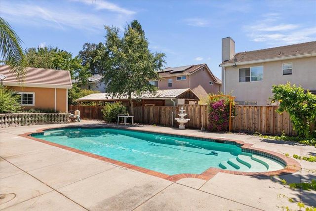 500 Birdsong Street, Gilroy, CA 95020