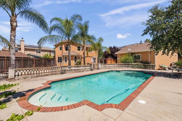 500 Birdsong Street, Gilroy, CA 95020