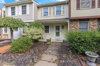 7204 Lafayette Sq, Independence, PA 15001