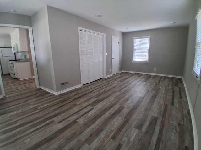 1923 Woodmont Dr, Columbia, TN 38401
