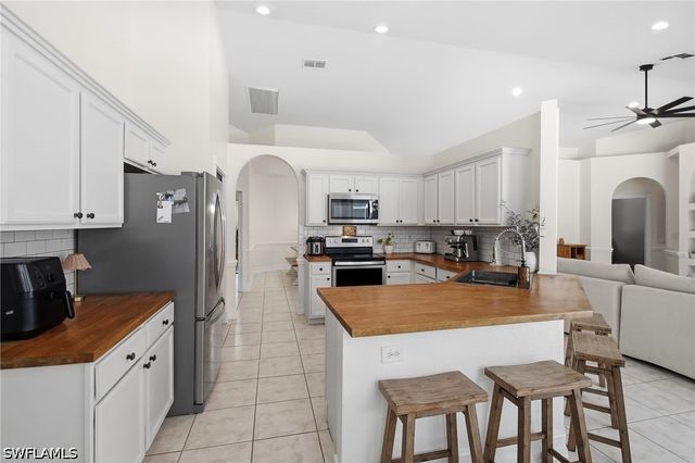 5791 Golden Gate PKWY, Naples, FL 34116
