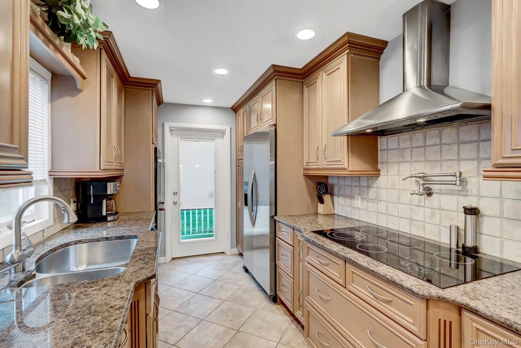 61 Gridley Street, West Islip, NY 11795 — photo 5