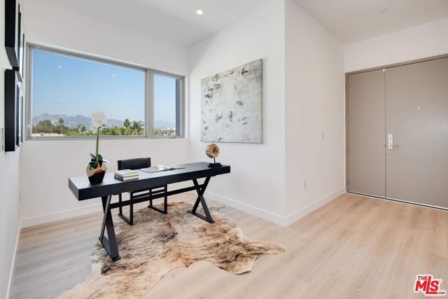 361 N Genesee Avenue 4, Los Angeles, CA 90036